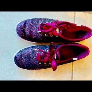 Used maroon keds